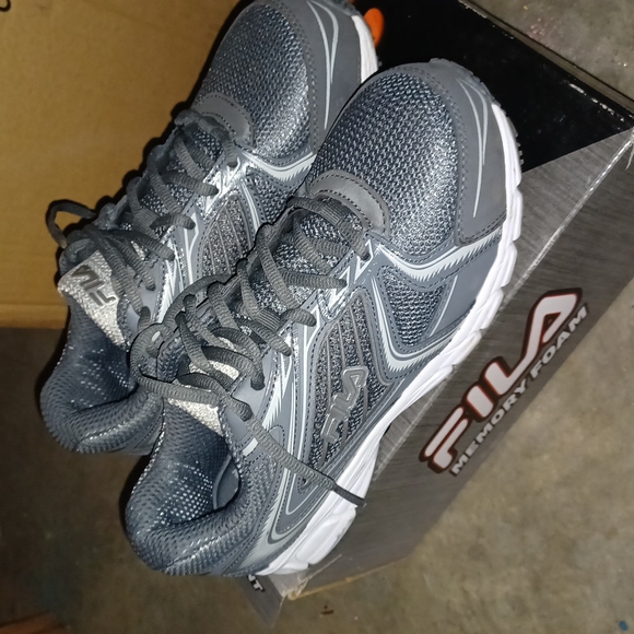 Nwt Fila Memory foam - Picture 3 of 8